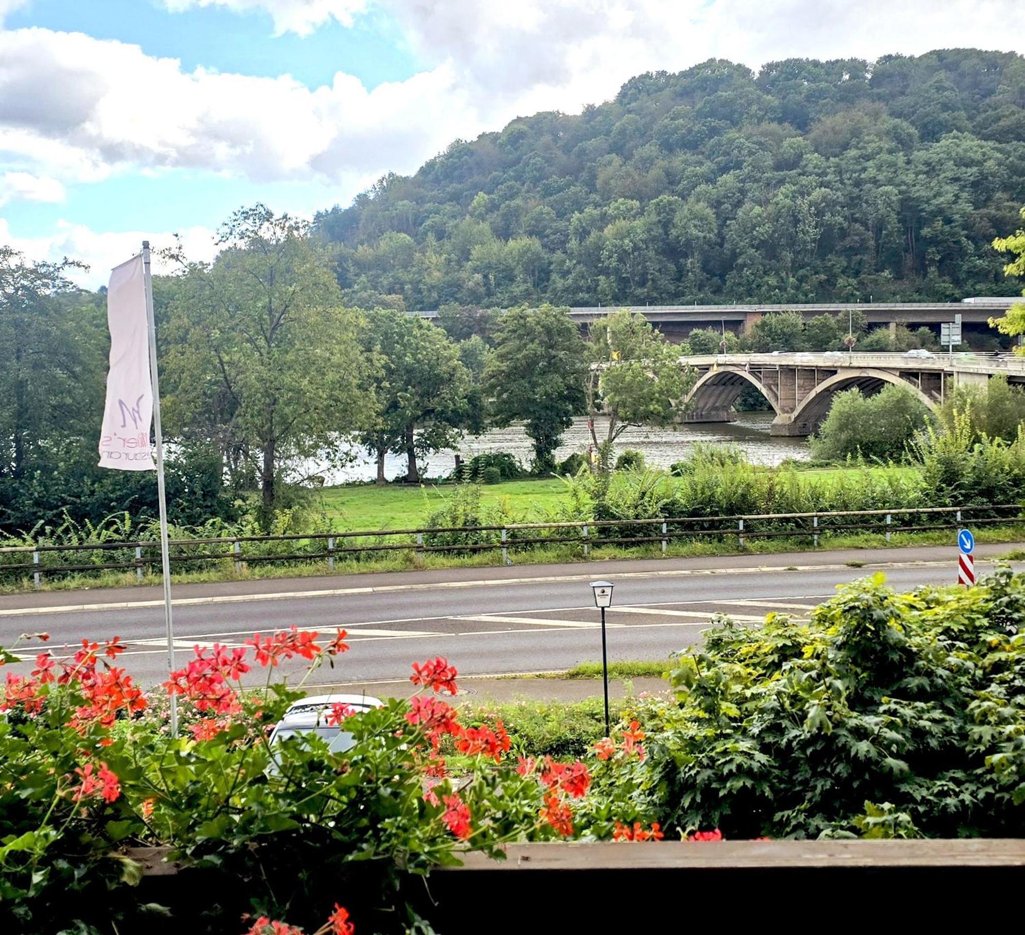 Hotel Zur Moselbruecke Schweich Kültér fotó
